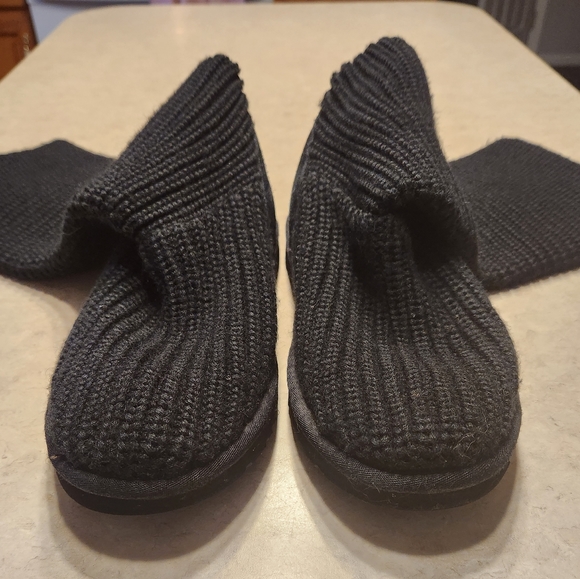 UGG Classic Cardy Knit Boots - Picture 8 of 9